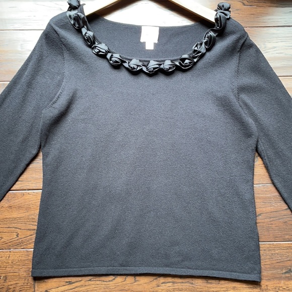 Pink Poodle black rose floral necklace lightweight - Picture 2 of 9